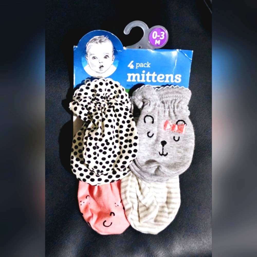 Gerber's Infant Girls 0-3 months Mittens (4pack)